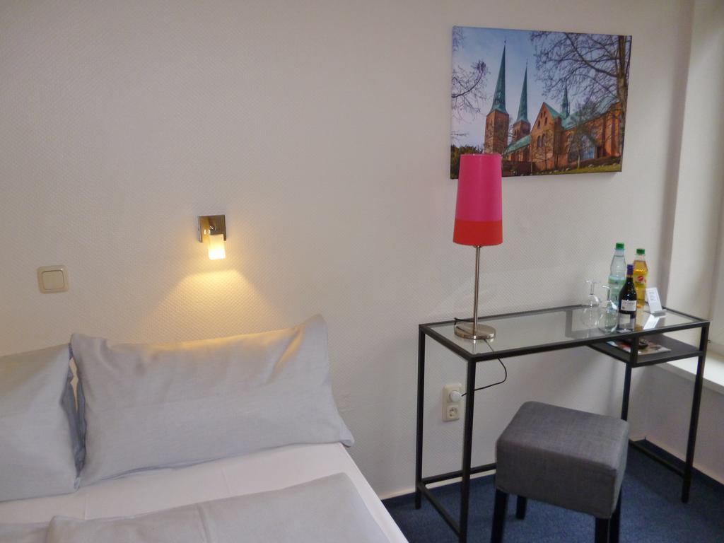 Hotel Am Muehlenteich Lubeck Exterior photo